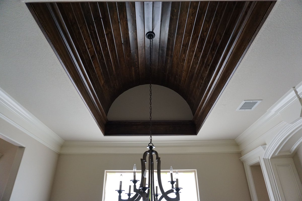 amarillobuilder's tweet image. Ceilings designed to impress. ✨
This intricate woodwork paired with a stunning chandelier brings instant elegance to your space.
Expertly crafted by Paul Tiffany Homes.
📞 806-676-4839
🔗 bit.ly/PaulTiffanyHom…
#PaulTiffanyHomes #LuxuryHomes #CustomCeiling #InteriorDesign