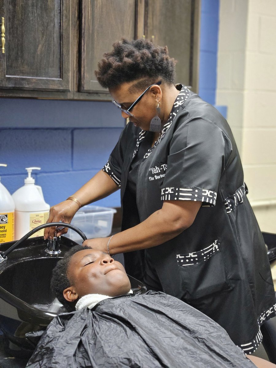 Craig Washington (@craigwashingto4) on Twitter photo A huge thank you to everyone who joined us Saturday at <a href="/heyward_ctc/">HeywardCTC</a> to support Richland One students with free haircuts provided by our HCTC Barbering students. Your generosity and community spirit truly make a difference — together, we are Rising in <a href="/RichlandOne/">Richland One Schools</a> A huge thank you to everyone who joined us Saturday at <a href="/heyward_ctc/">HeywardCTC</a> to support Richland One students with free haircuts provided by our HCTC Barbering students. Your generosity and community spirit truly make a difference — together, we are Rising in <a href="/RichlandOne/">Richland One Schools</a>