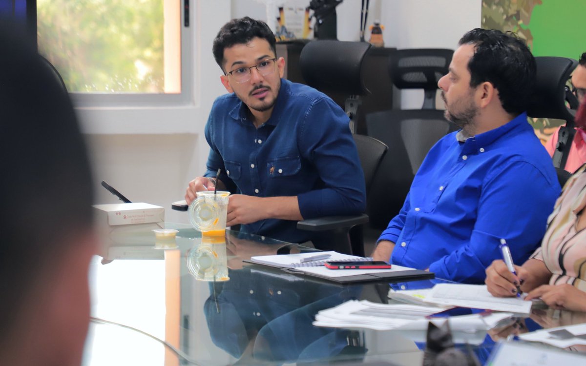 En <a href="/UNIPAZnoticias/">UNIPAZ</a> hemos llevado educación superior a lugares como Simití, Santa Rosa, cantagallo, Matanza, Puerto Wilchez, Cimitarra.

Lugares que habían sido condenados a que sus jóvenes, hijas(os) de campesinos no tuvieran la oportunidad de ir a la universidad. #MejorEstudiar