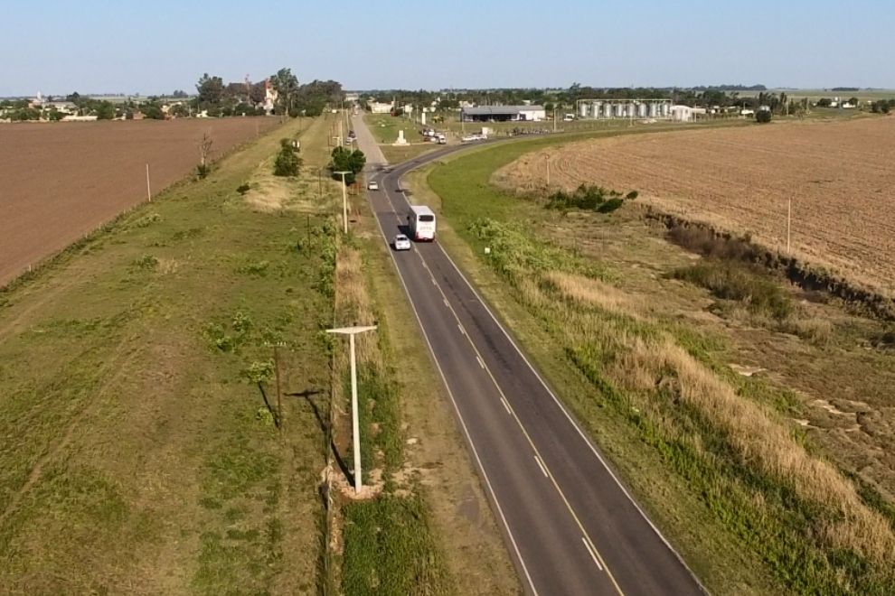 💡 Seguimos modernizando el sistema eléctrico del sureste cordobés para fortalecer la conectividad en la región.

Comienza la primera etapa de la construcción de una línea aérea de media tensión para mejorar la provisión eléctrica en #Idiazábal, reduciendo las pérdidas técnicas y