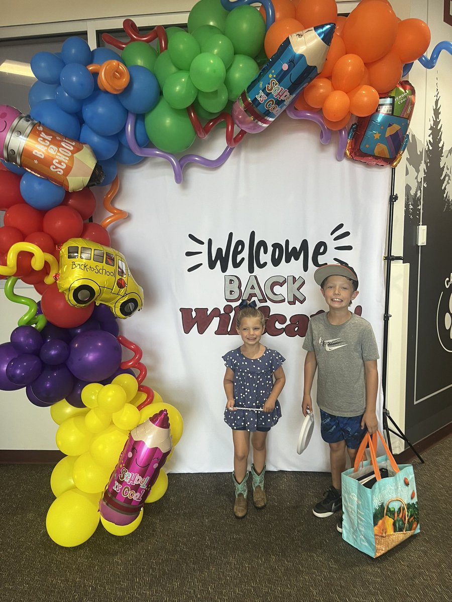 Lindsay Fox tweet media