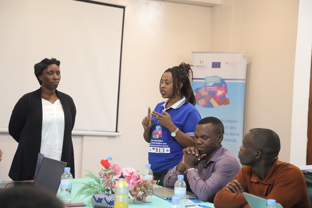 UbuzimaHub's tweet photo. “We need to embrace self-care, Our Mental well-being is crucial,” key takeaway from #CrossBorderDialogue for Peace, organized by @visionjeunesse2 #Peacefellow program Thanks for mentoring our reps. We committed to advocating for youth-led mental health solutions @Interpeace_Org https://t.co/2ZDE3YoLbi