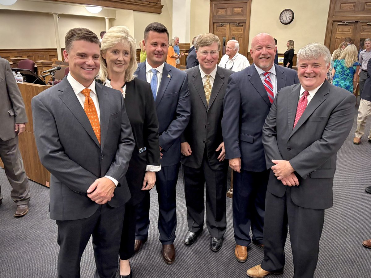 tatereeves's tweet photo. Proud to appoint Michael Reed as Circuit Judge for the 12th District. 

With decades of courtroom experience and a deep commitment to justice, Judge Reed will continue serving Forrest and Perry counties with distinction! https://t.co/c4RMDU33vh