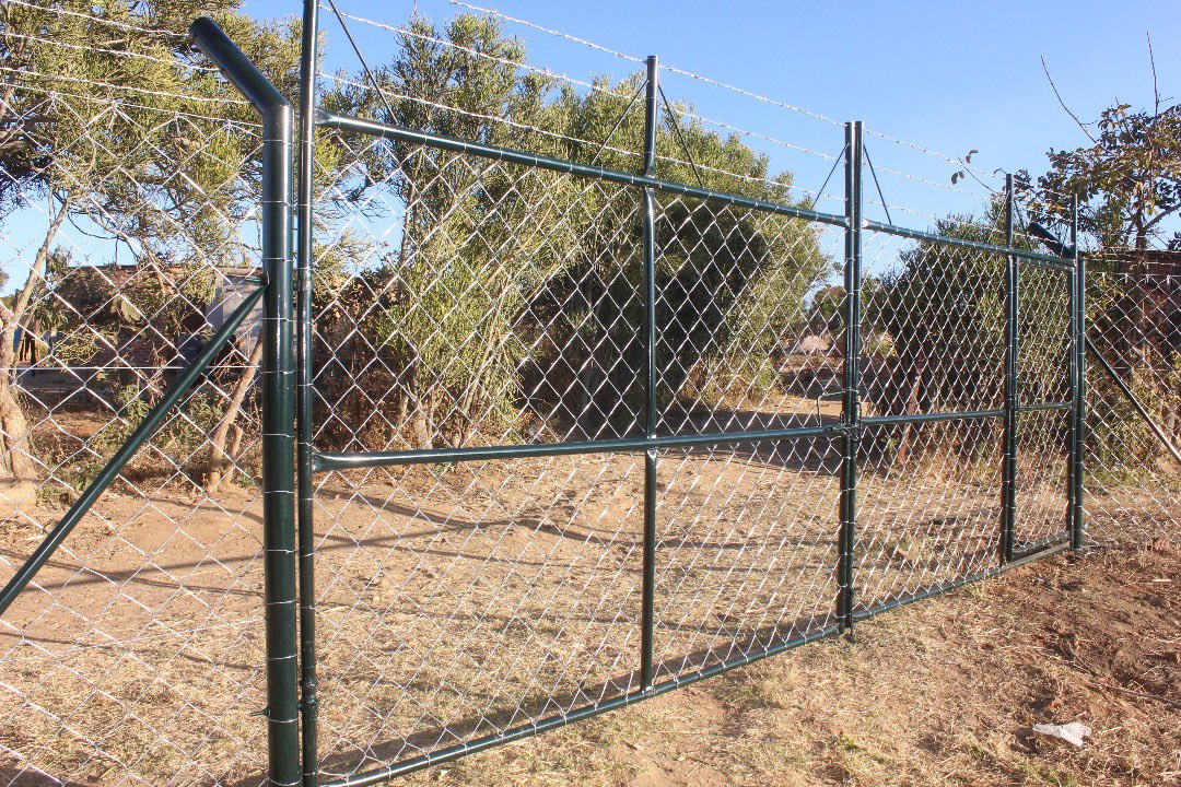 IdeaManyama's tweet photo. @begottensun You can as well put fence https://t.co/TNR4USzk5G