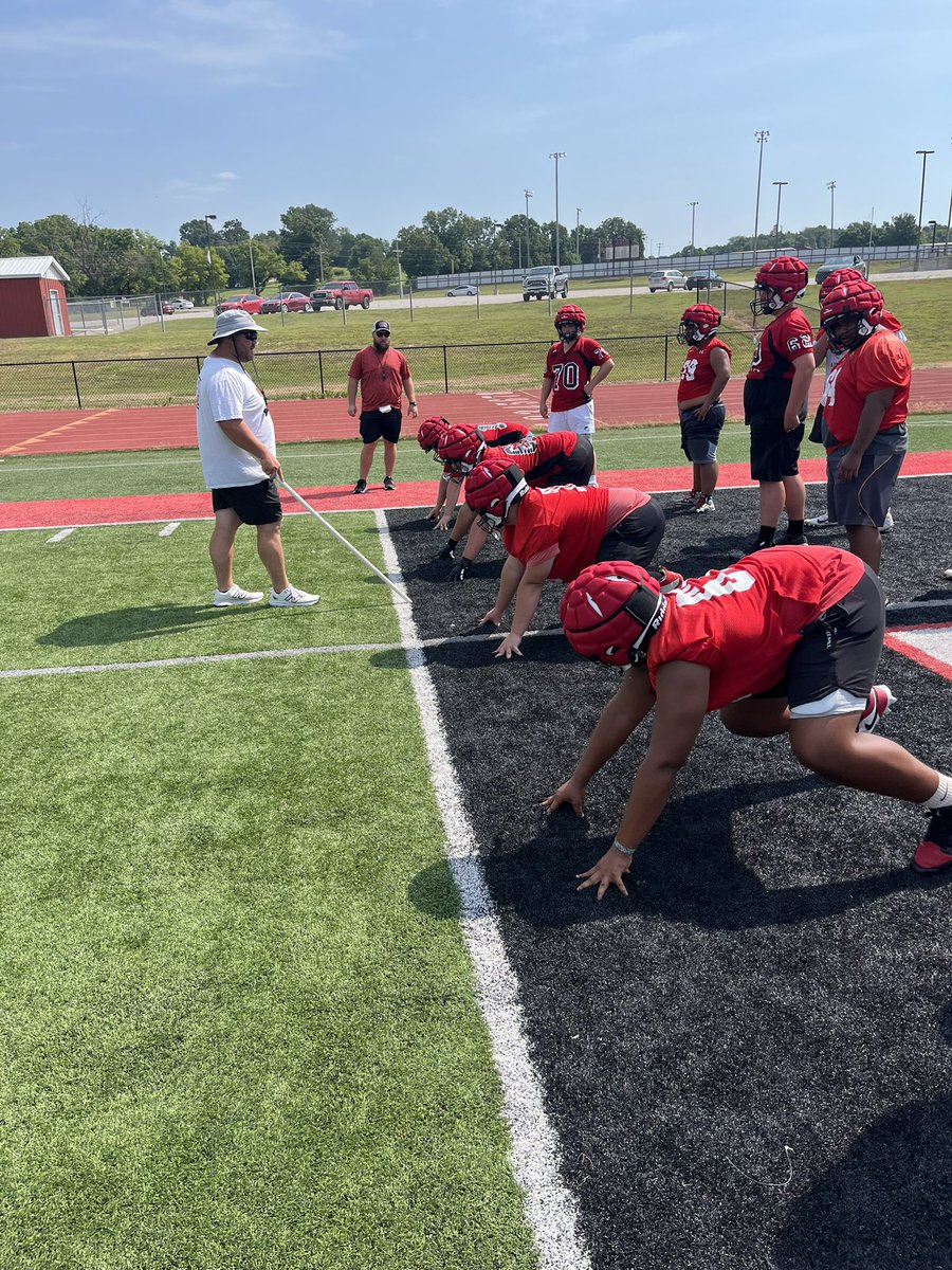 MCHSMustangsFB's tweet photo. Great first day today! If you missed today, we will start upstairs tomorrow afternoon! Hope to see you there! #FAMILY https://t.co/wmDCJAfIt9