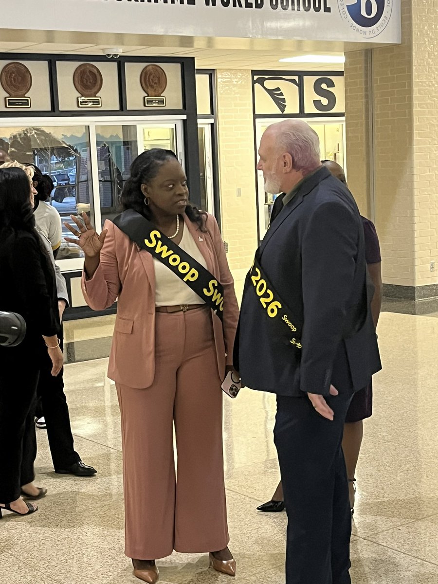 BigIkeYearbook's tweet image. When Dr. Rodriguez and Superintendent Goffney entered Swoop Nation, they were welcomed in true Big Ike style — with their very own senior sashes! 💛🖤
Once you get a sash, you’re officially part of the Eagle tradition ! 🦅
#SwoopNation #BigIkePride #EagleFamily #Eisenhower_AISD