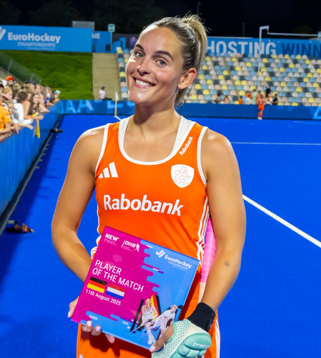 It was a fantastic evening for Pien Sanders, who celebrated her 150th international match for the Netherlands with two goals against Germany.

🧢 150 caps
⚪️ 12 goals
🅰️ 10 assists
🏆 12 trophy's
😃 138 wins
🤝 9 draws
😩 3 defeats