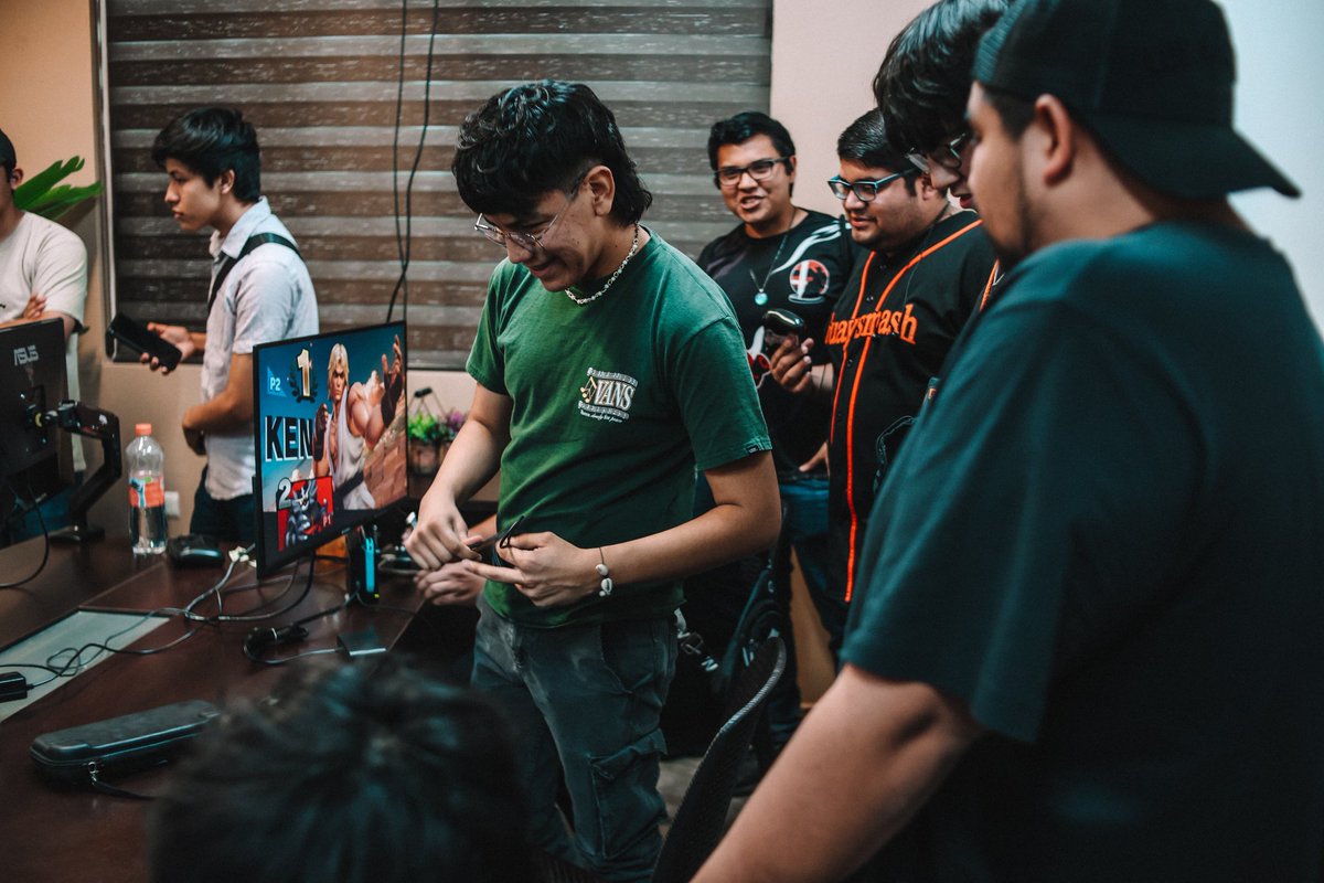 HOLA BUENAS NOCHES, AQUI ESTAN LOS TOP 8 TANTO DE MAIN BRACKET COMO DEL AMATEUR, UNA VEZ MAS GRACIAS POR VENIR Y POR EL APOYO QUE NOS DAN LQM