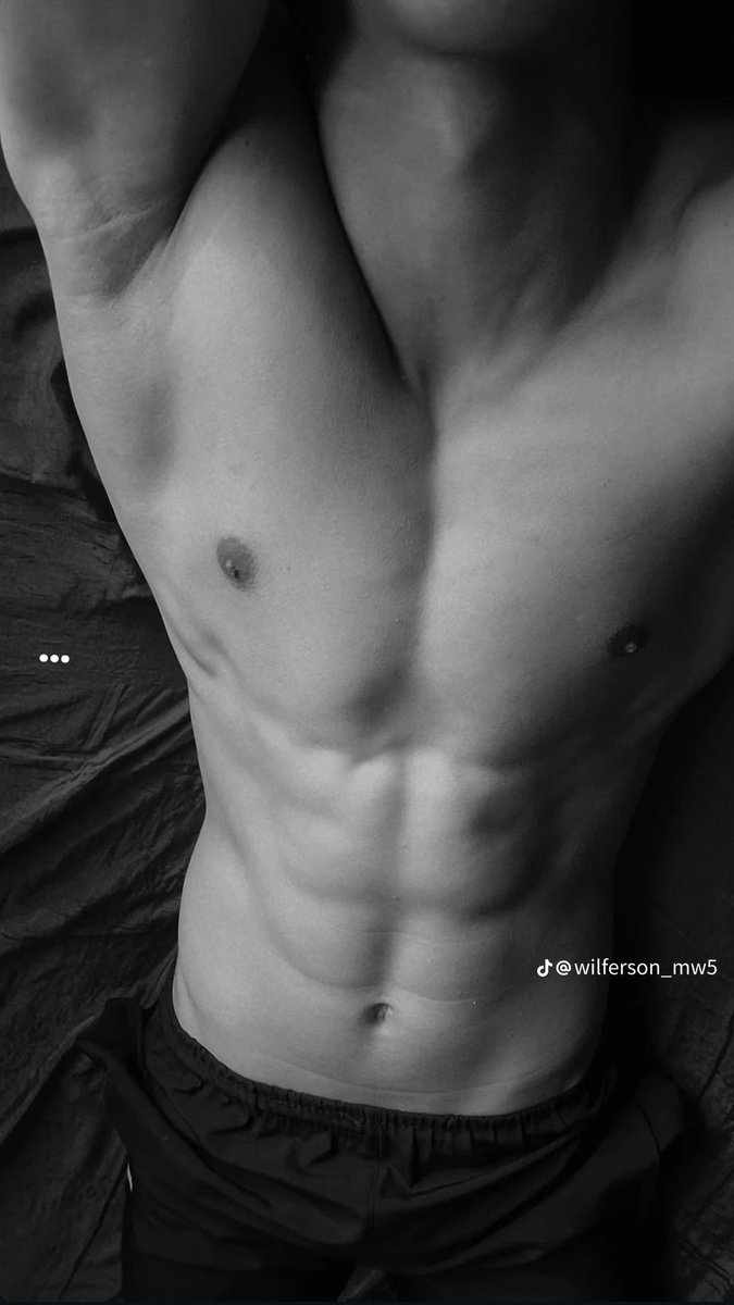 Alexx_johan2's tweet photo. 😋😋 https://t.co/qVKXFpEBK9