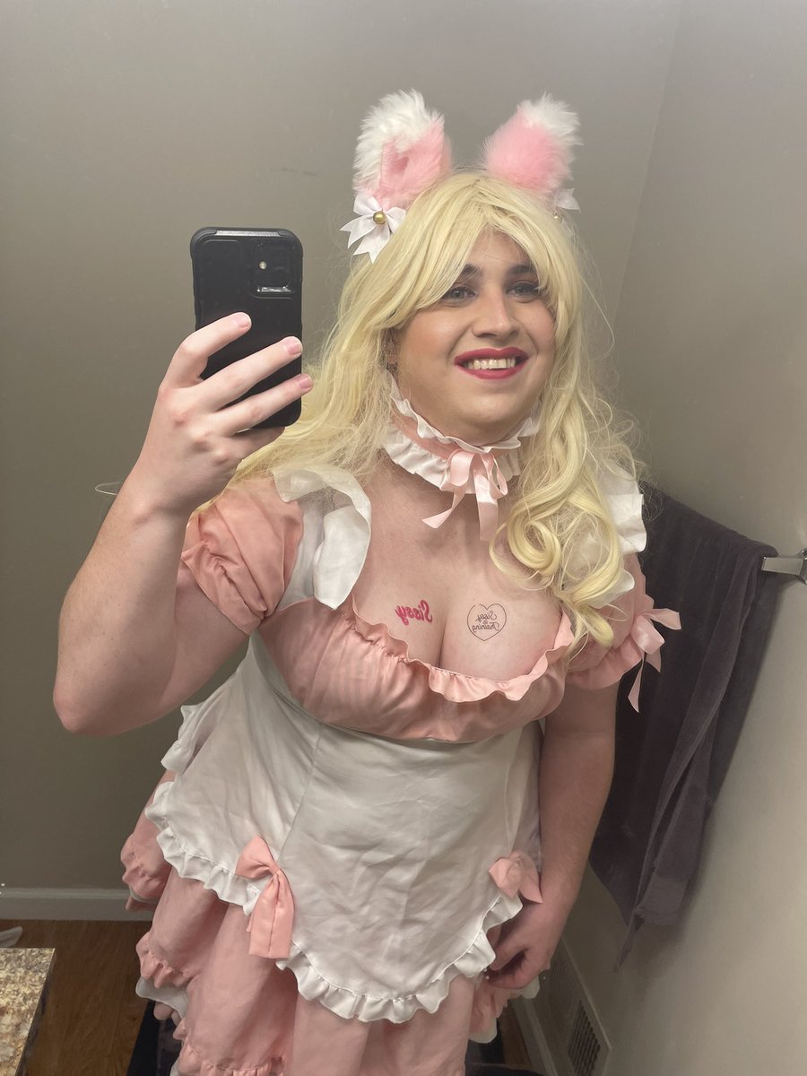 SissygirlKelly's tweet photo. Happy Maid Monday everybody!!!especially to @LexxiSissy !!! I’d love to hear which version is everyone��s your favorite so I can make sure to give you more of it!! #MaidMonday #sissyslut #exposedsissy #sissyexposure #sissymaid #exposure #patheticsissy #sissy https://t.co/UcumyX8sQ9