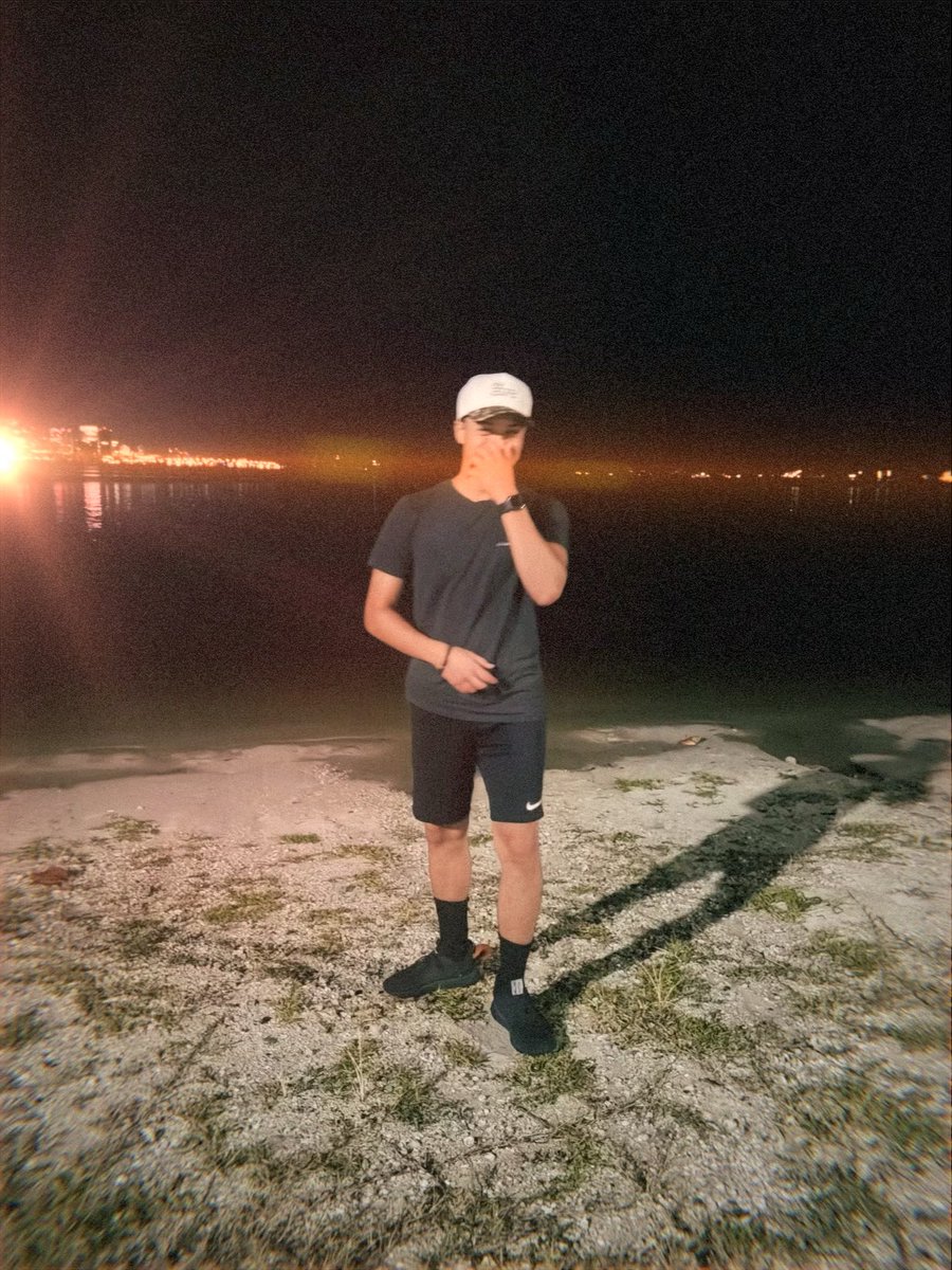 criuhofficial's tweet photo. you’ll always have my heart florida, but i’ll never forgive you for how much you’ve made me sweat https://t.co/XhWRDnjvac