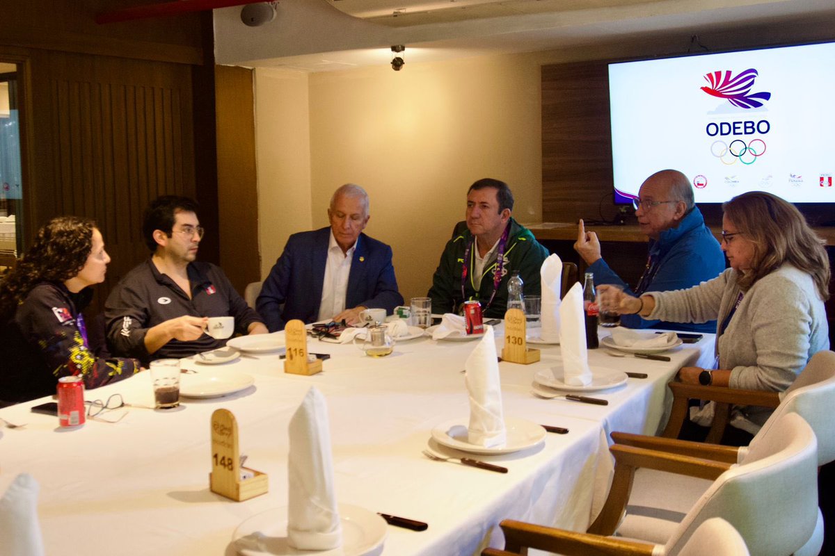 ODEBOprensa's tweet photo. #Asunción2025🤝✨ Hermandad Deportiva Bolivariana 🇧🇴🇨🇱🇨🇴🇪🇨🇵🇦🇵🇪🇻🇪
En el marco de los II Juegos Panamericanos Asu 2025, se realizó el Comité Ejecutivo de la #ODEBO
Acto seguido, se compartió un almuerzo de integración, fortaleciendo los lazos que nos unen. https://t.co/fdsr1x7EEX