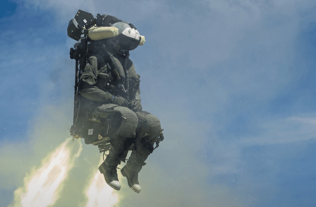 RevistaFAC's tweet photo. #ArtículodelaSemana I John Nichol, integrante del 27th Squadron de @RoyalAirForce y navegante del avión Panavia Tornado IDS, habla de su libro Eject! Eject! que describe el tema de las eyecciones a través de quienes las experimentaron y cómo evolucionó el sistema. Vía @PucaraD https://t.co/NF4qE4rYPz