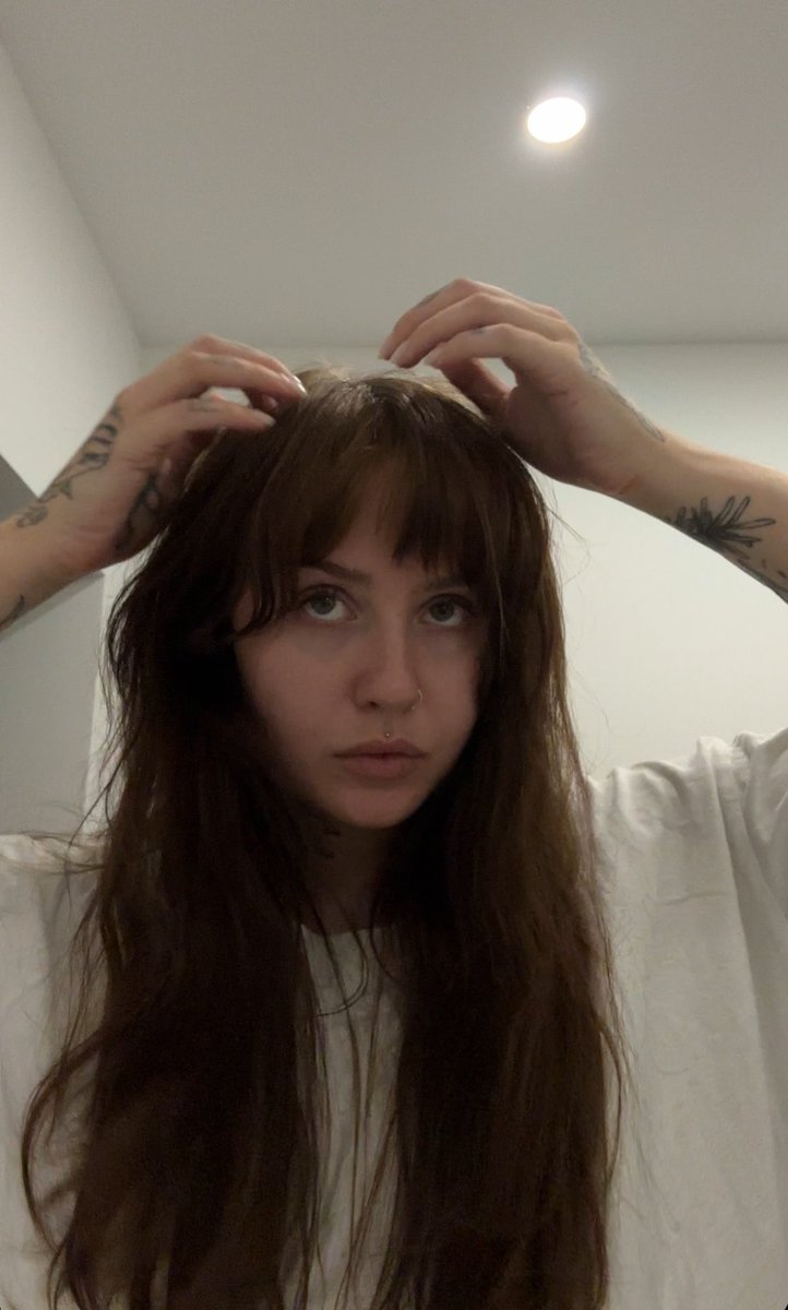 is it giving baguette fromage