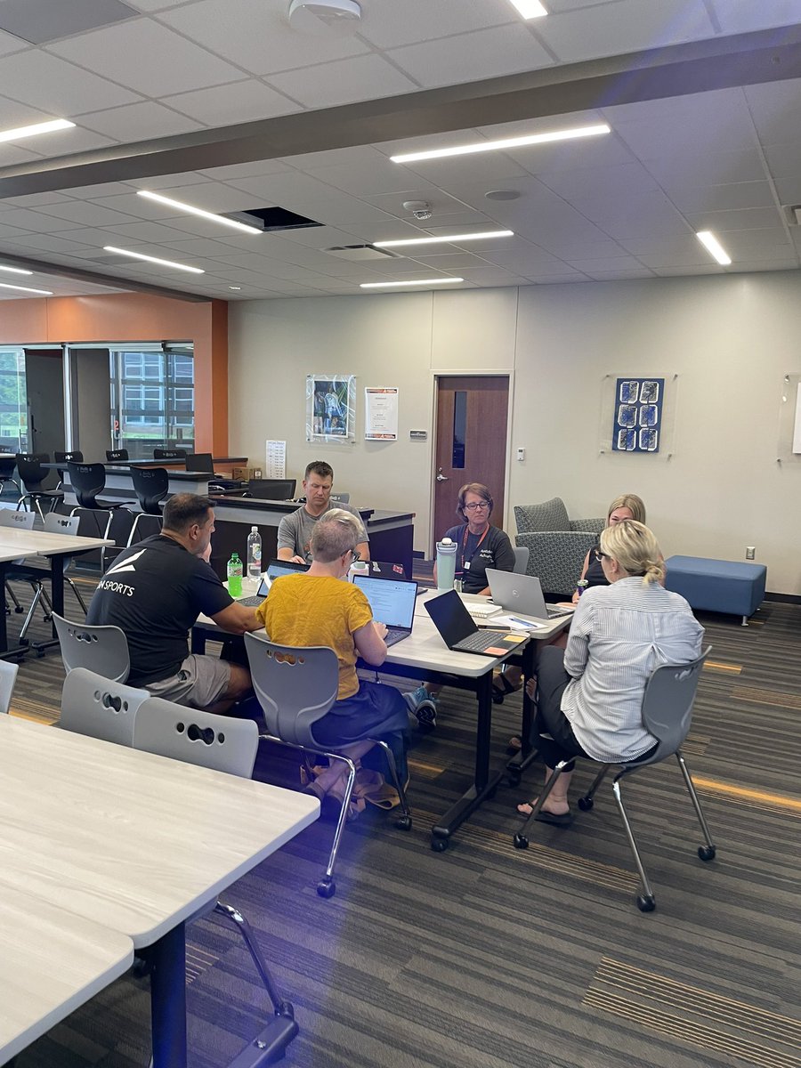 AndersonRaptors's tweet photo. Had an EXCELLENT work session with our Building Leadership Team this afternoon! Going to be a great year! #AHSisFAMILY https://t.co/0zJK9OgQBz
