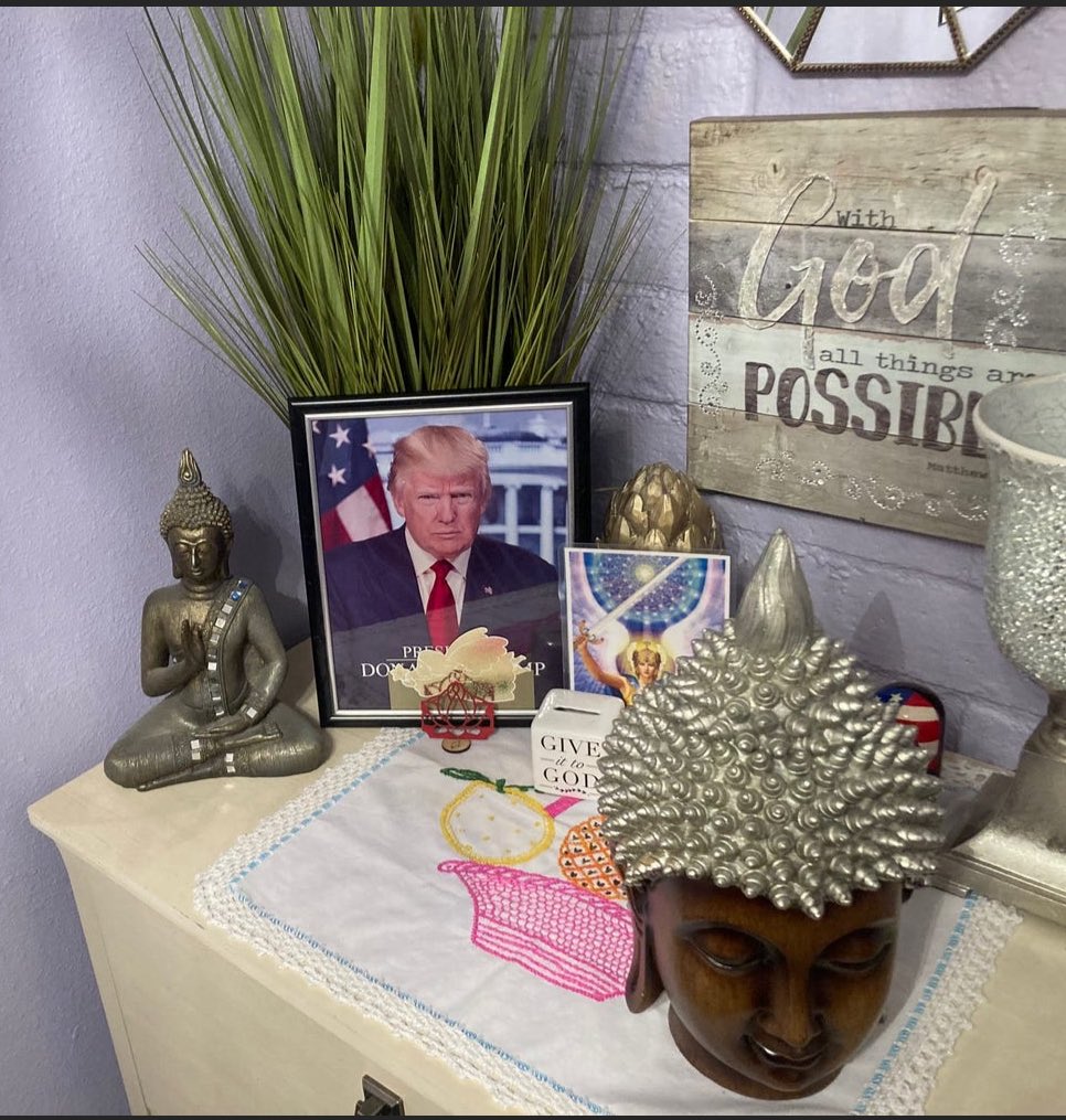 Last month I did a meditation circle with one of AZ’s best-known sovereign citizens, got my aura photo taken by a Trump-supporting psychic, and talked anti-vax with a “deschooling” advocate

The upshot: Sedona’s hippie ranks are going right wing