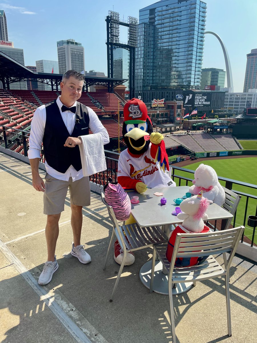 Team Fredbird (@teamfredbird) on Twitter photo Butler @bthompson4848 reporting for duty! Tune in to the Cardinals Kids Show for all the fun on FanDuel Sports Network
11 AM on Saturdays and Mondays
2 PM on Wednesdays Butler @bthompson4848 reporting for duty! Tune in to the Cardinals Kids Show for all the fun on FanDuel Sports Network
11 AM on Saturdays and Mondays
2 PM on Wednesdays