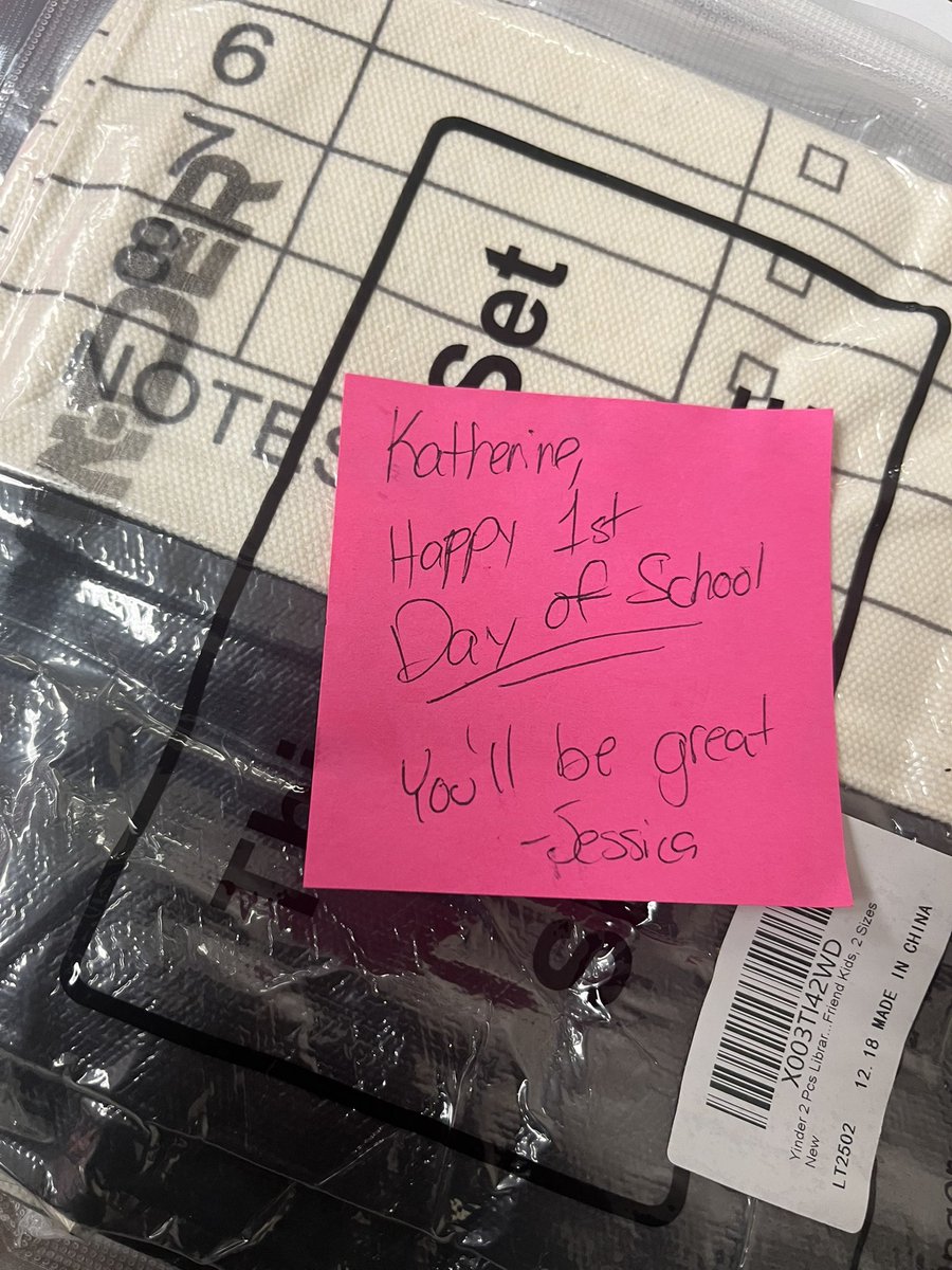 byjcjackson's tweet image. I got a chance to visit all of our new to Spring ISD Library Media Specialists to wish them a happy first day of school &amp;amp; surprise them with a gift! We are blessed to have you. 💚 Welcome to the BEST Library Service Department on this region! 🥳 #libraryservices @SISDInstTech