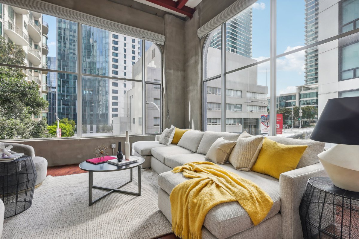 Edmow's tweet photo. Just Listed!
Large Conversion Corner View Loft in SF’s Hip East Cut
18 Lansing St #205, San Francisco, CA 94105
2BD/2BA/1PKG. 1,580 Sq. Ft.
Offered at $899,000

OPEN HOUSE: Tue, 8/12, 9-11AM &amp; Sun, 8/17, 2-4PM
Visit https://t.co/agPf9C7cui https://t.co/VyX8iDVIp9