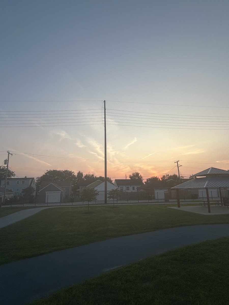 Goddessyaaa's tweet photo. Love a good sunset😩 https://t.co/Ytr6Qz0NWs
