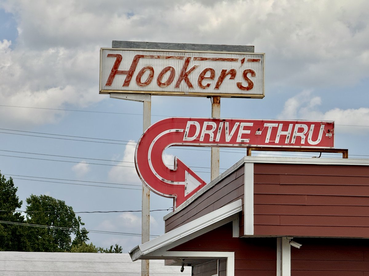 Hooker's Drive-Thru

Sparta, Illinois