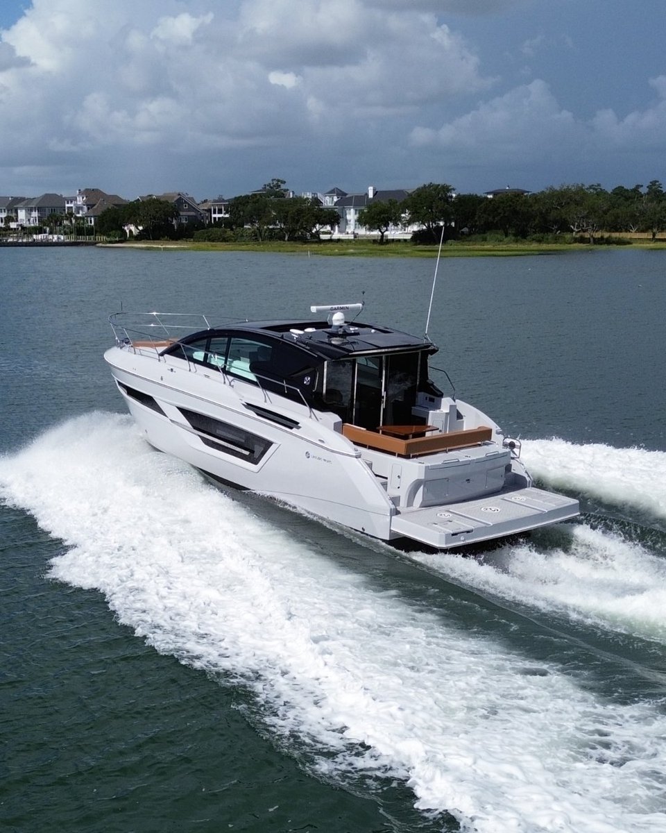 MarineMax's tweet photo. Sit back, relax, and enjoy the ride of the 46 Cantius https://t.co/oxcN2YpYlg