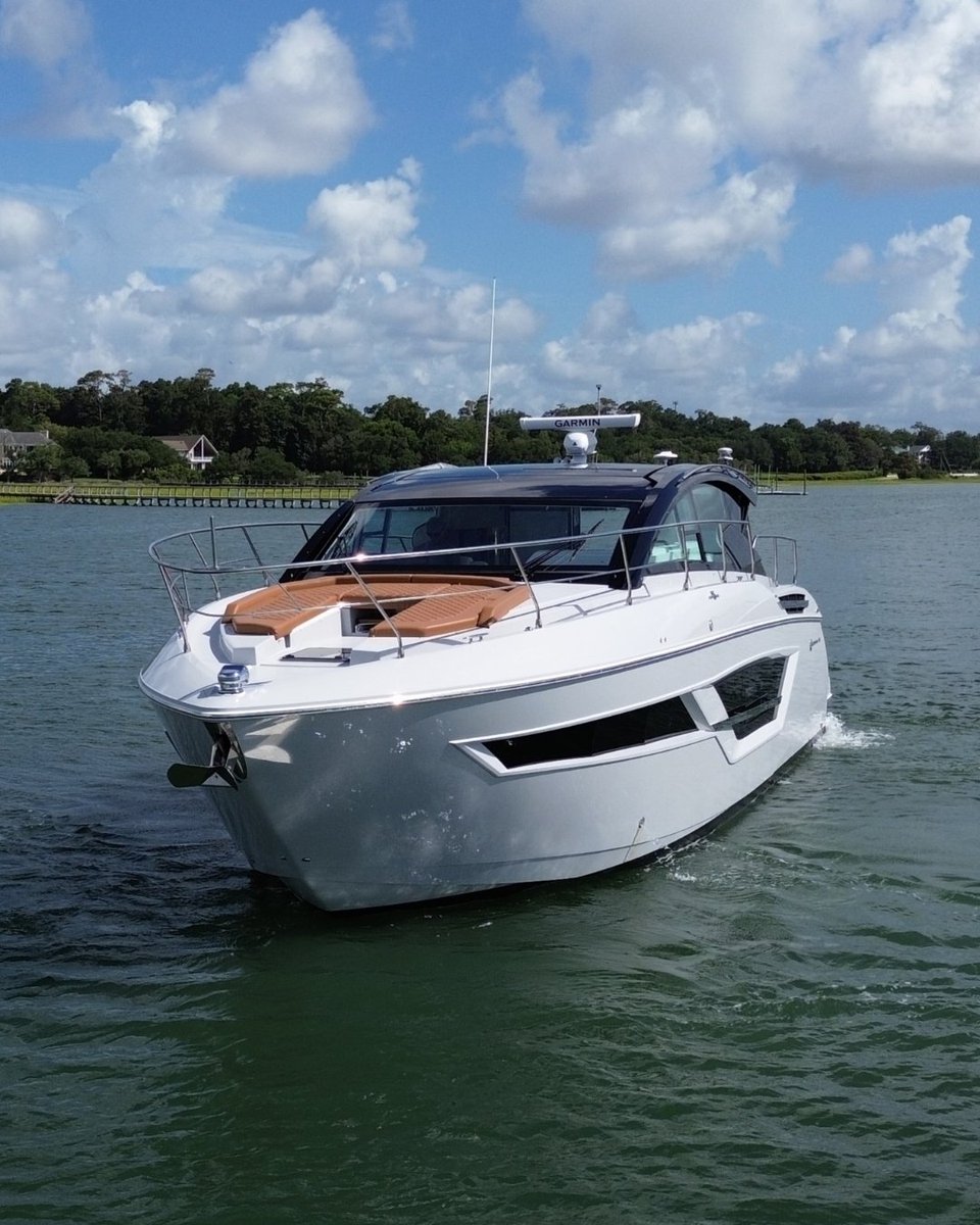 MarineMax's tweet photo. Sit back, relax, and enjoy the ride of the 46 Cantius https://t.co/oxcN2YpYlg