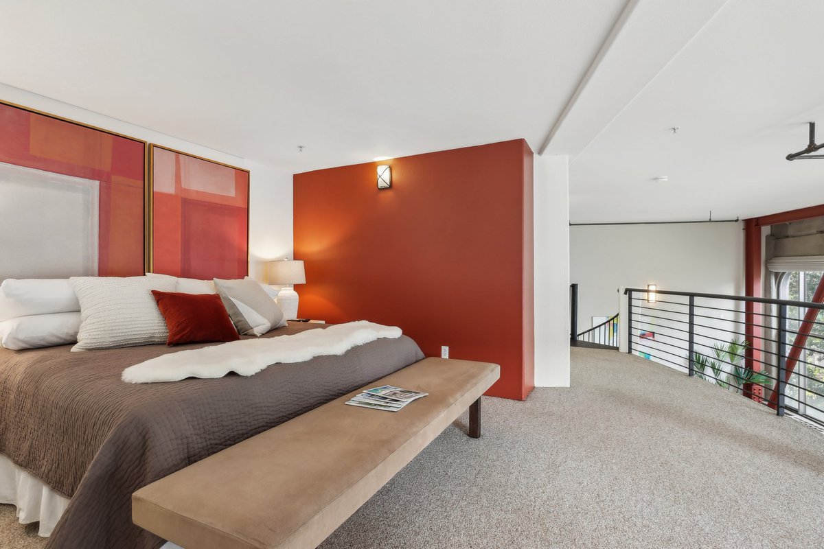 Edmow's tweet photo. Just Listed!
Large Conversion Corner View Loft in SF’s Hip East Cut
18 Lansing St #205, San Francisco, CA 94105
2BD/2BA/1PKG. 1,580 Sq. Ft.
Offered at $899,000

OPEN HOUSE: Tue, 8/12, 9-11AM &amp; Sun, 8/17, 2-4PM
Visit https://t.co/agPf9C7cui https://t.co/VyX8iDVIp9