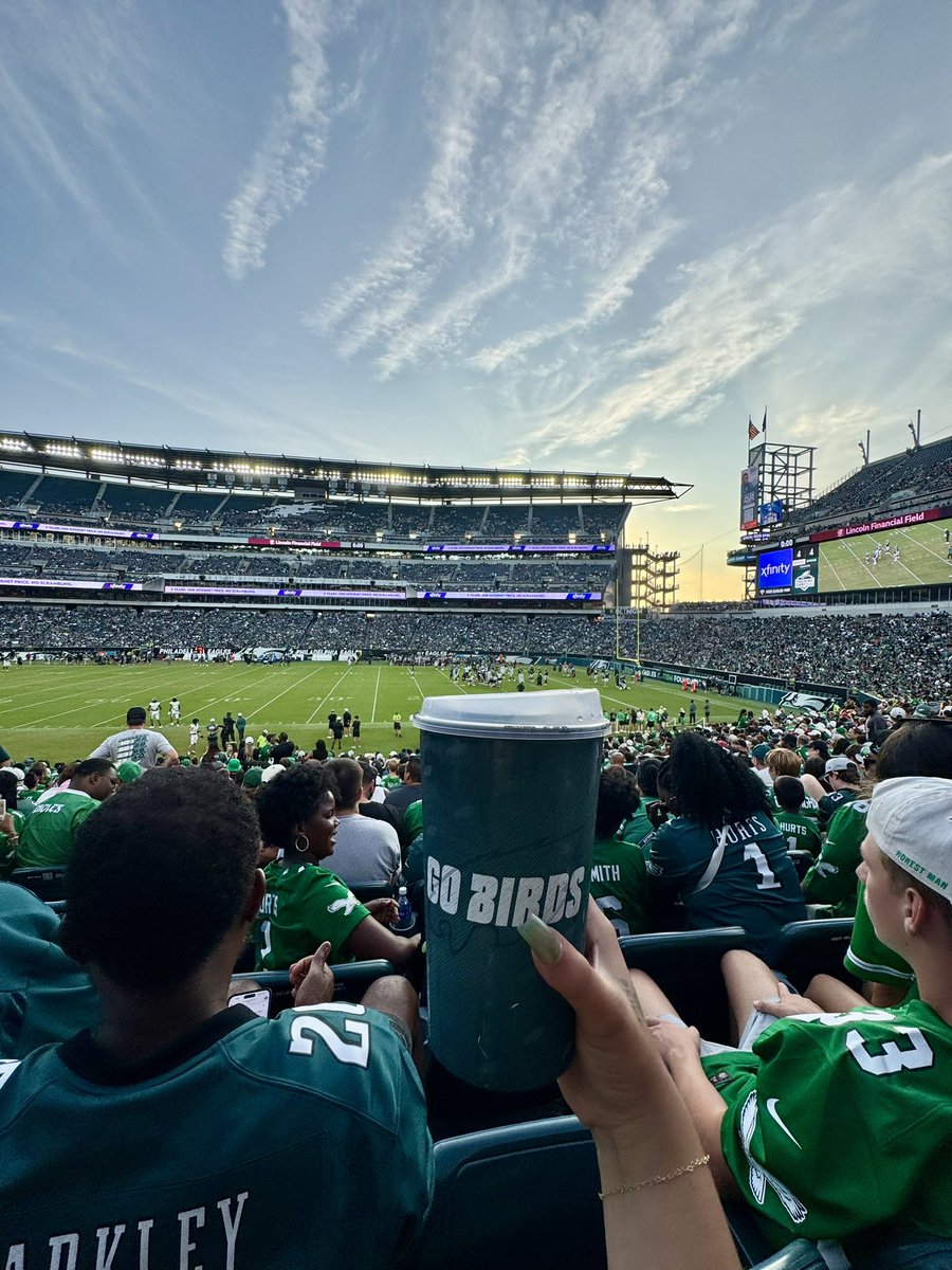 Sade 👋 #FlyEaglesFly 🦅 (@saderepseagles) on Twitter photo 