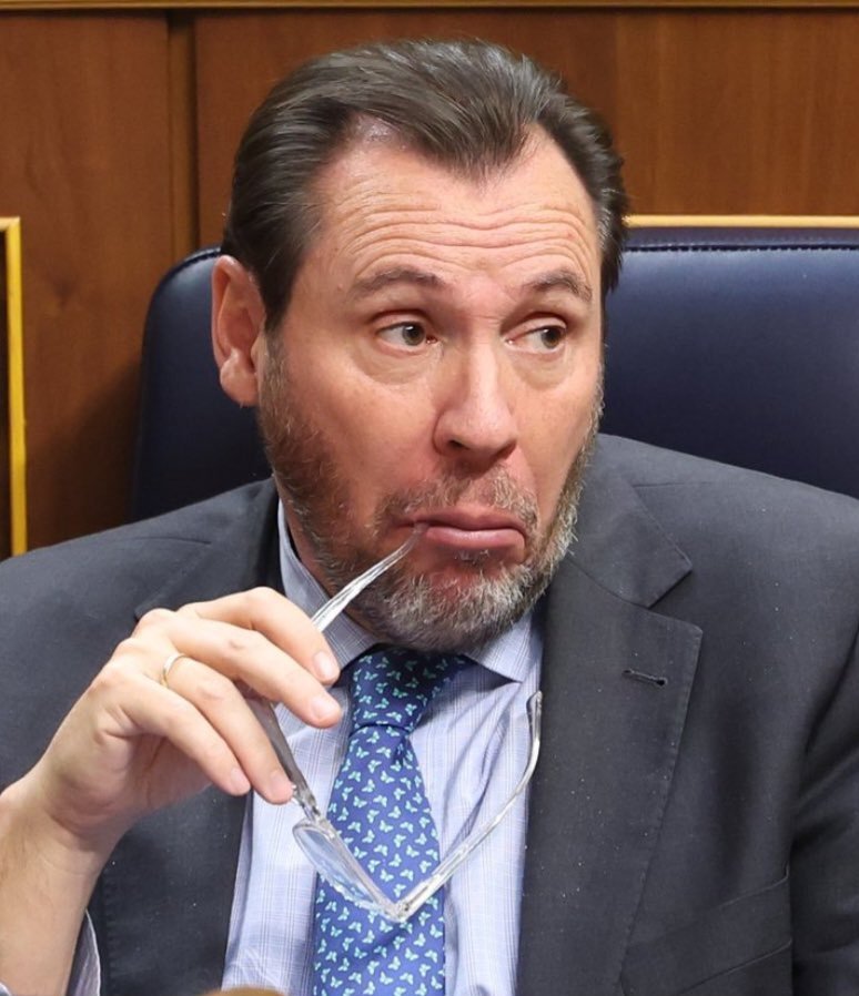 Ya hay una víctima muy grave con el 98% de su cuerpo quemado en el incendio de Tres Cantos (Madrid).

¿Alguien le puede quitar el teléfono al señor este y metérselo por el culo?