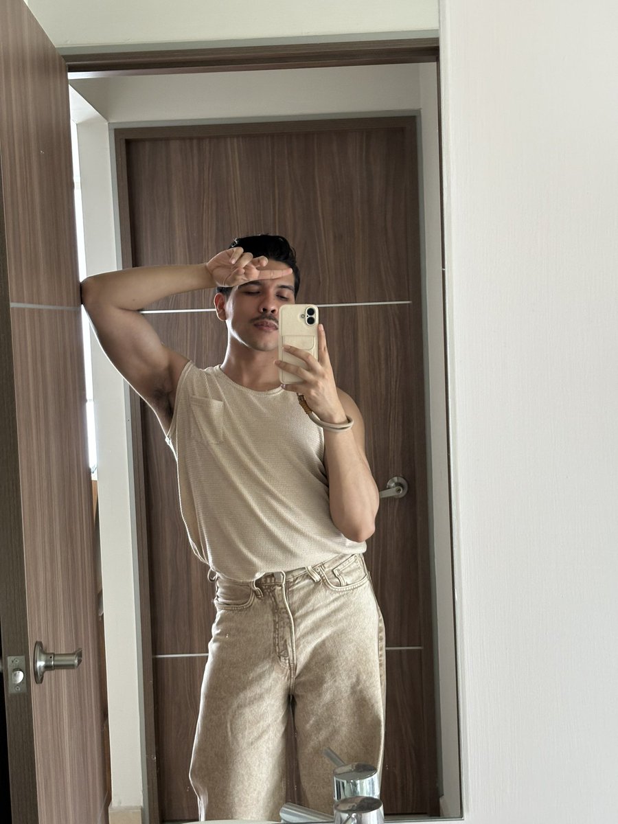 🥸
