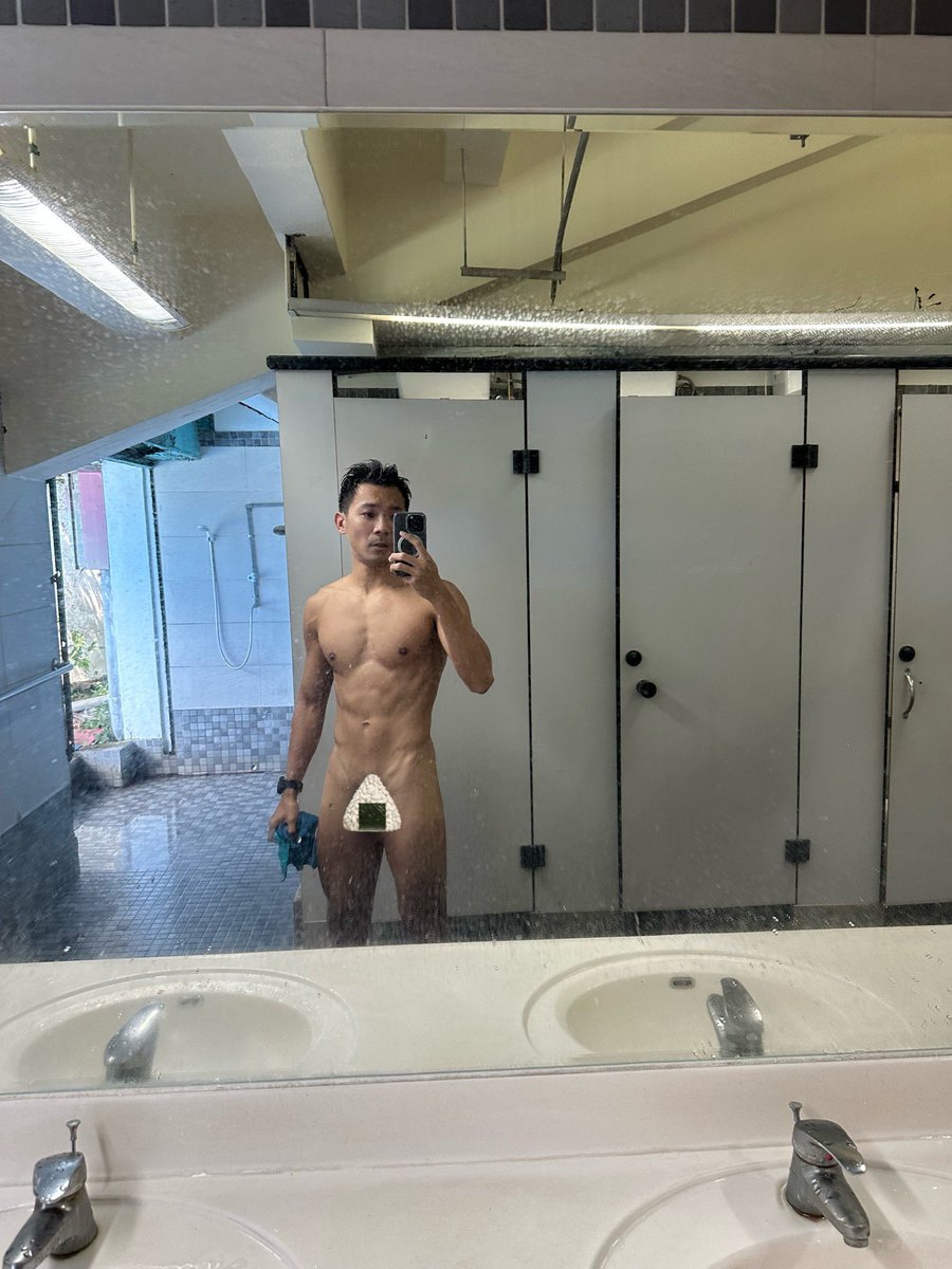 出入口拍拍
然後就被看到了🫥