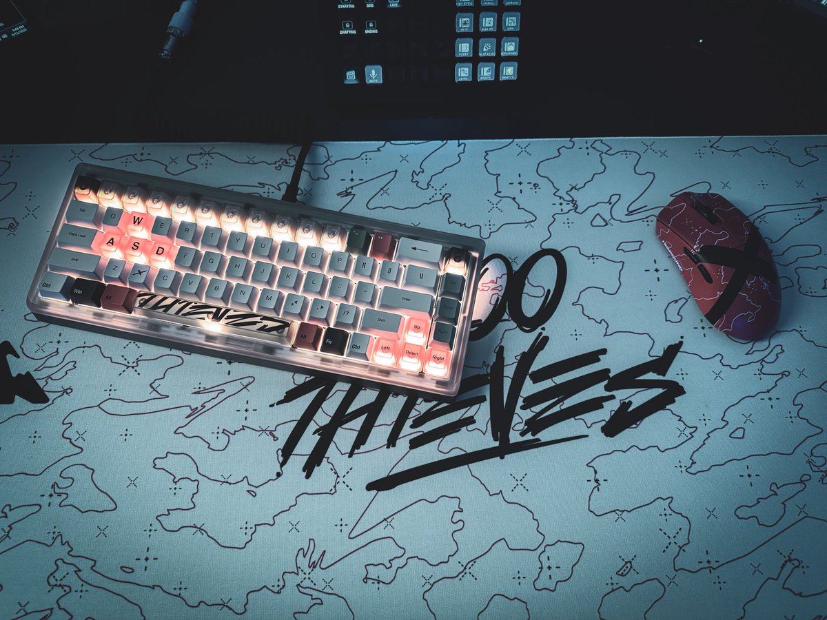 OfficialDotzy's tweet photo. Laced up with the 100T gear! 

Massive shout out to Higround! 🔥🔥 https://t.co/N2p3eQE9yv