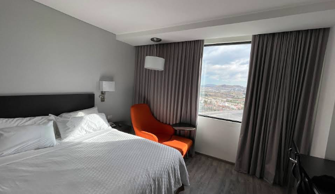 parejas o chicas en la zona de fashion mall/plaza del sol?? 
Estamos en el fiesta Inn