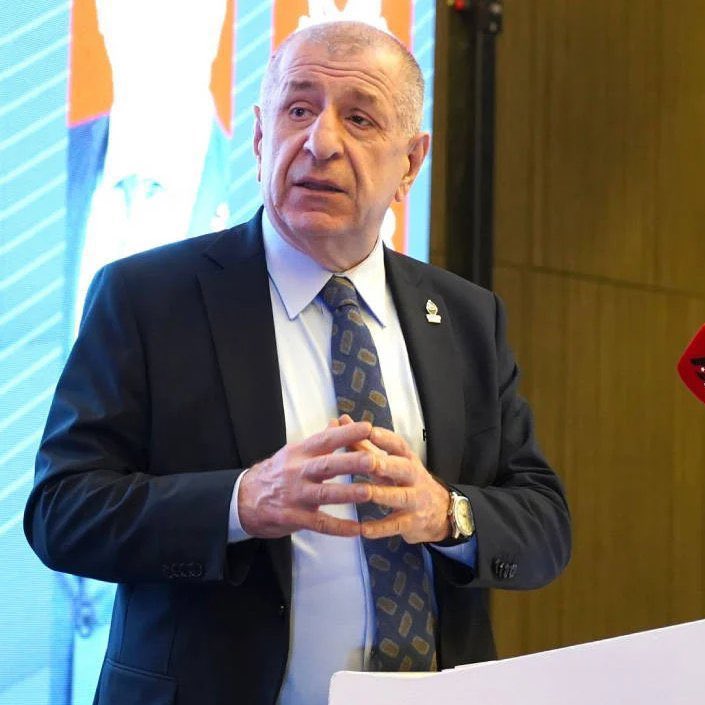 Ümit Özdağ: 

"Tek başıma kalsam dahi AK Parti - MHP - DEM ittifakının yapacaklarının karşısında duracağım."