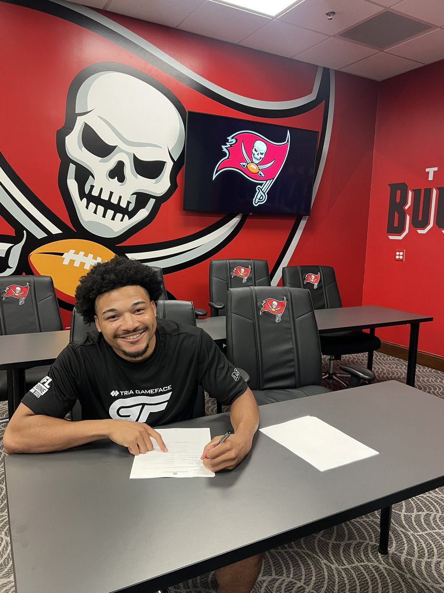 Augustana Football tweet media