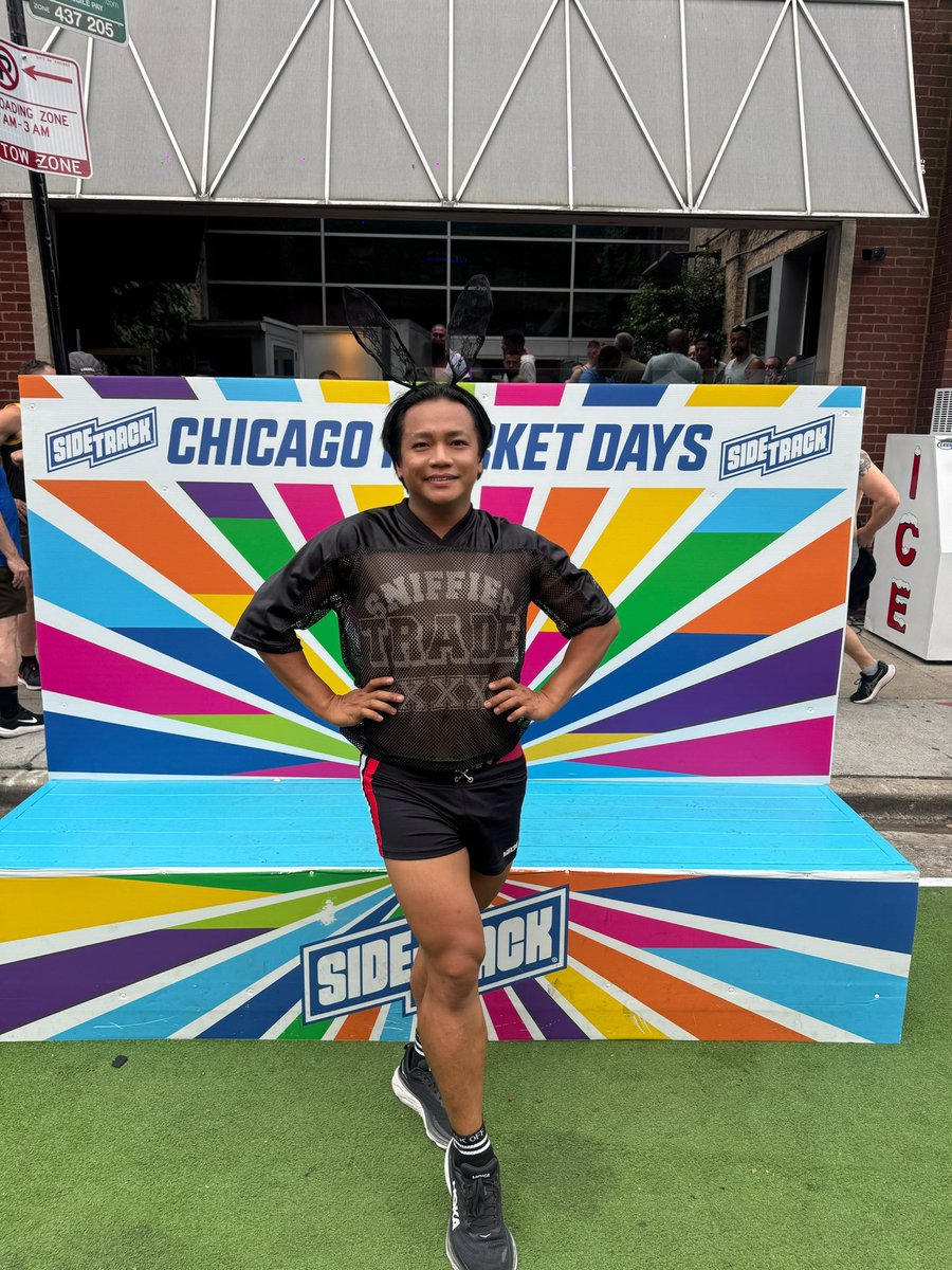 redginger143's tweet image. Market Days weekend was a rainbow of fun! 🌈🎉💃 Amazing street parties, fabulous friends, and memories that shine bright ✨🍹📸 #MarketDaysChicago #PrideVibes #LivingOurBestLife