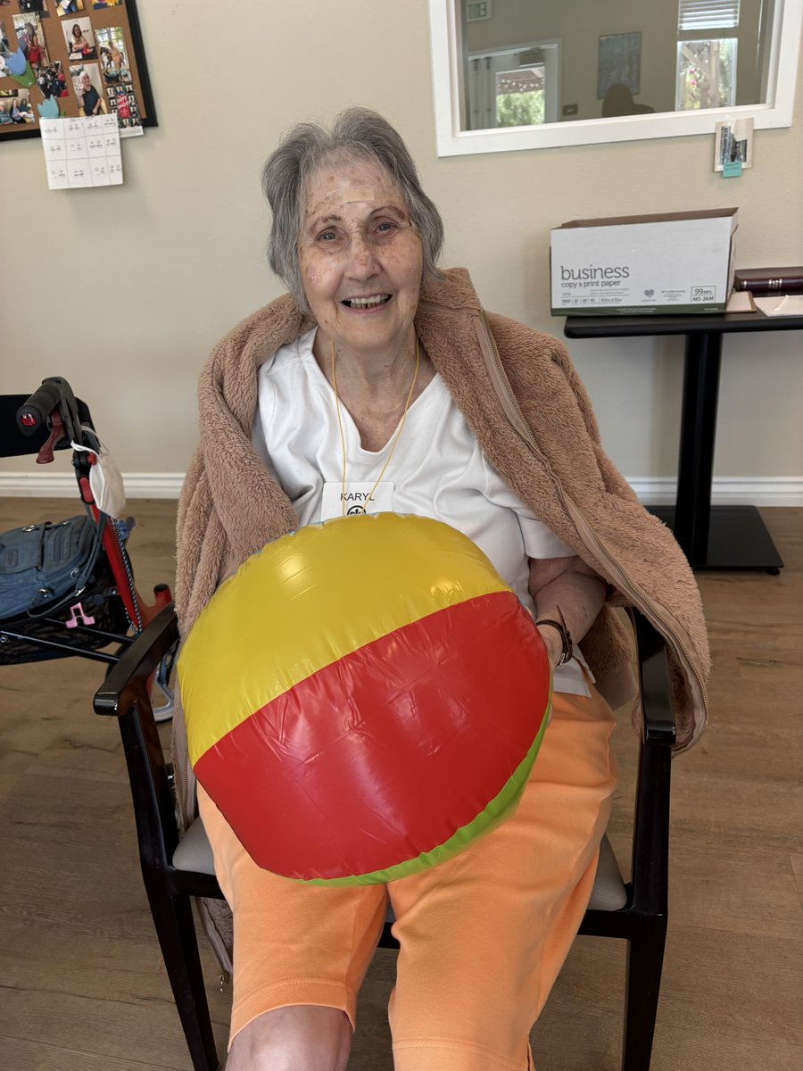 RV_SeniorLiving's tweet photo. It's a beach ball affair! We're enjoying this summer weather from the comfort of our glorious A/C. 😎

#BeachVibes #BeachBall #SeniorLiving #assistedliving https://t.co/r7LqUbM4ww