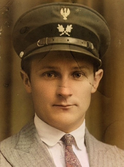 12 sierpnia 1947
w Warszawie został
PO BRUTALNYM ŚLEDZTWIE BESTIALSKO ZAMORDOWANY PRZEZ KOMUNISTÓW WYRZUCONY Z OKNA ARESZTU ŻOŁNIERZ NIEZŁOMNY,
STANISŁAW STANKIEWICZ,
członek ZWZ-AK,Zrzeszenia WiN, NZW. Jako leśniczy ratował Żydów przed zagładą. Sprawiedliwy wśród Narodów Świata.