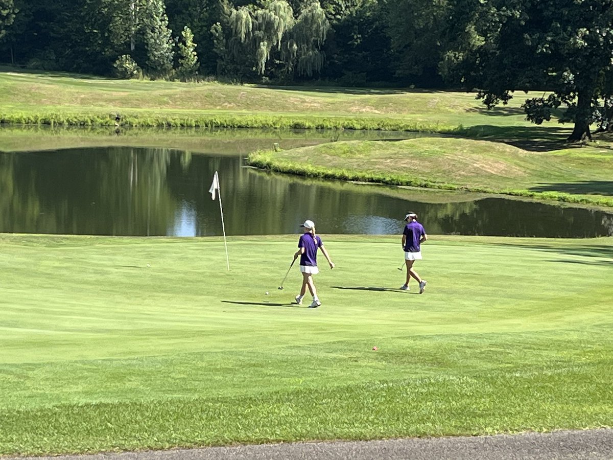 Congratulations to the Flashes on setting the 9-hole school record with a score of 172 against McDonald!  Avery Robinette led the Flashes with a 36, followed by Brilea Woods 41, Leah Hendrick 47, and Leah Pleacher 48.  Hannah Pitts (51) and Olivia Boggs (53) also played great!