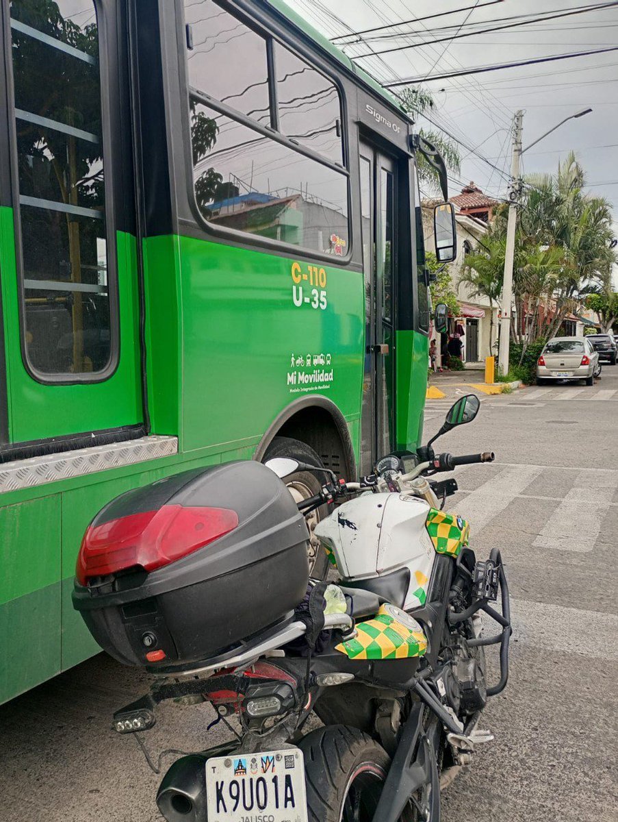 <a href="/EMT_ACVS/">EMT ACV𝕏™ 🏍️⚕🚑</a> <a href="/Trafico_ZMG/">TráficoZMGuadalajara</a> En atención a tu reporte se realizó supervisión a la ruta dando como resultado un camión infraccionado por circular en zona prohibida.