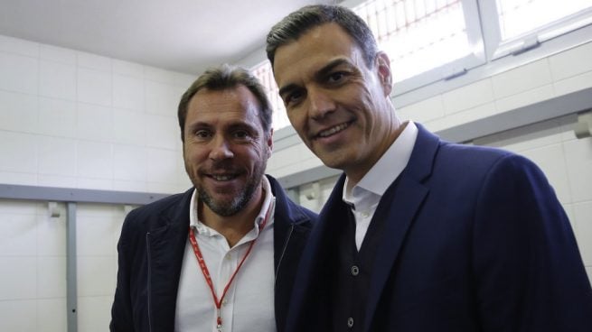 Aquí los dos finalistas a la canción del verano
Quién crees que debería ser el ganador?

🔄 Oscar Puente HDP
❤️ Pedro Sanchez HDP