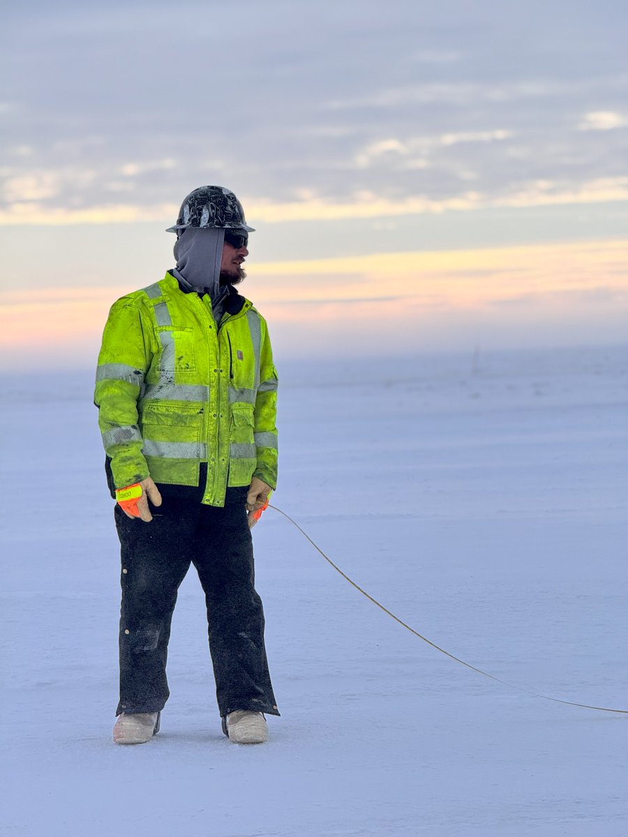 Liuna872's tweet photo. From the North Slope of Alaska to the plains of North Dakota, #Laborers build the pipelines that keep this country running. #FeelThePower #1u #laborer #laborersunion #labor #hardwork #solidarity #union #construction #unionpower #liunabuildsamerica #liunamembers #unionproud https://t.co/r1LrqxoH6J