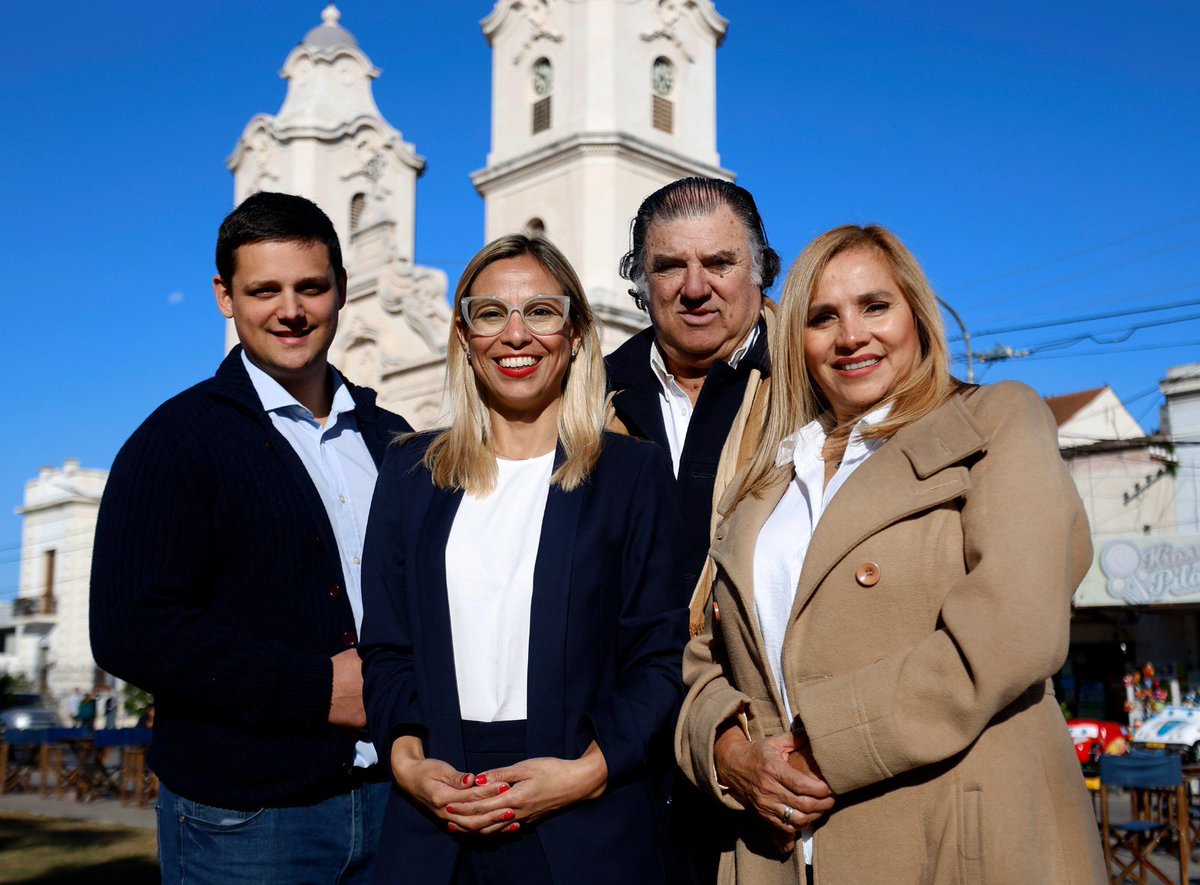 AdriCCaceres's tweet photo. 𝐍𝐮𝐞𝐯𝐨𝐬 𝐀𝐢𝐫𝐞𝐬 une a todos los pilarenses que cada día nos esforzamos para salir adelante. Existe un futuro mejor sin corruptos ni violencia.

@LautiLucas_ 
Viviana Toledo
Emilio Tonito La Greca
@SonNuevosAires 

#NuevosAires https://t.co/Ua3ryxSzmt