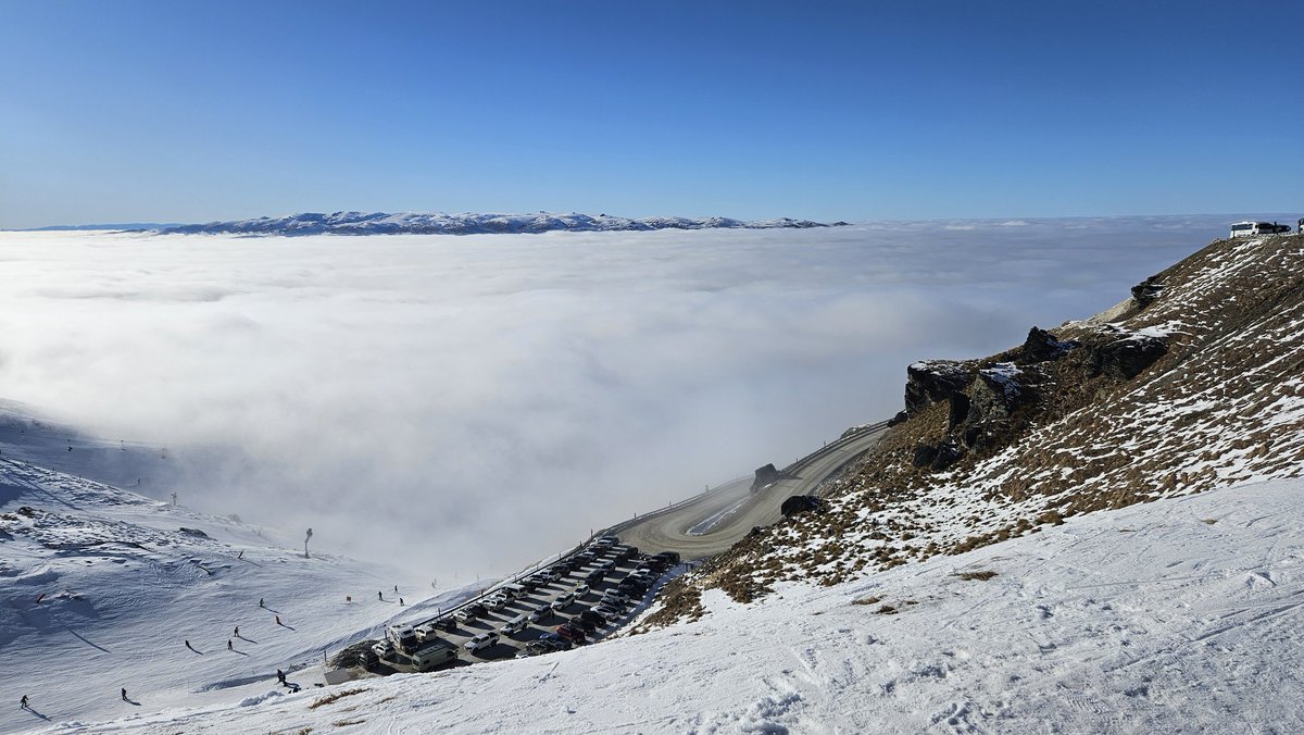 markhoorocks's tweet photo. On top of the cloud.... for now. #Cardrona https://t.co/7dzkKidTK0