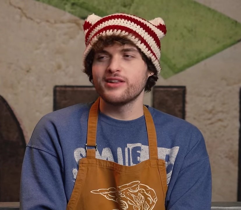 SabrinaWastaken's tweet photo. Now I feel like Rosanna and Dream should make a video together cooking Minecraft recipes :( https://t.co/yTz1lBN4SO