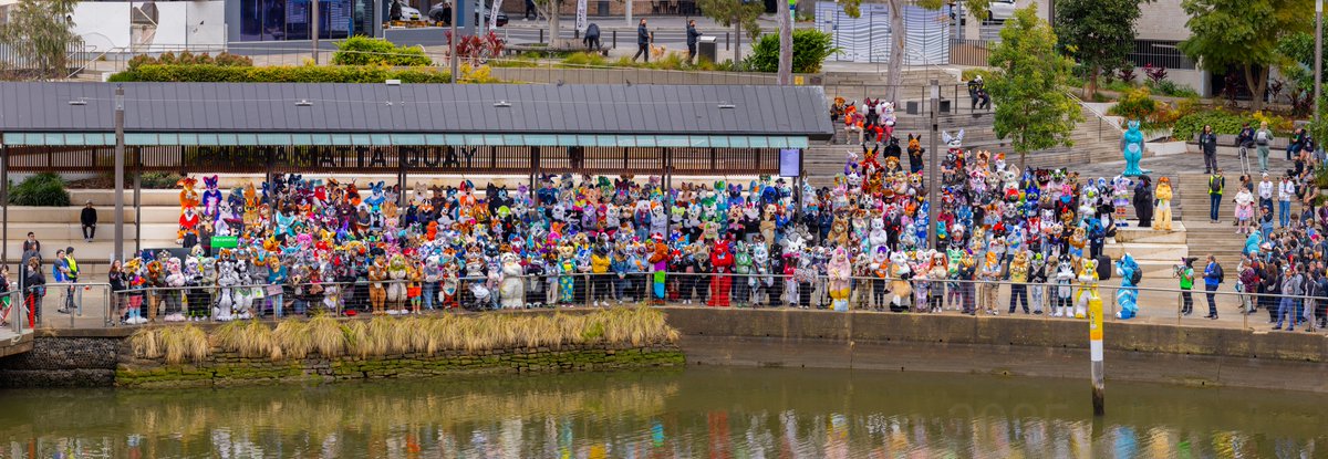 A photo 1.2 years in the making (we got rained out last year 😭)

Thanks <a href="/Aurawra_con/">Aurawra</a> for trusting me with it. special thanks to the fursuit walk organisers 💜

If you see yourself say hello! 
Go tag yourself on furtrack furtrack.com/p/1285756

Full rez: nureba.furtrack.com/17354/1285756-…