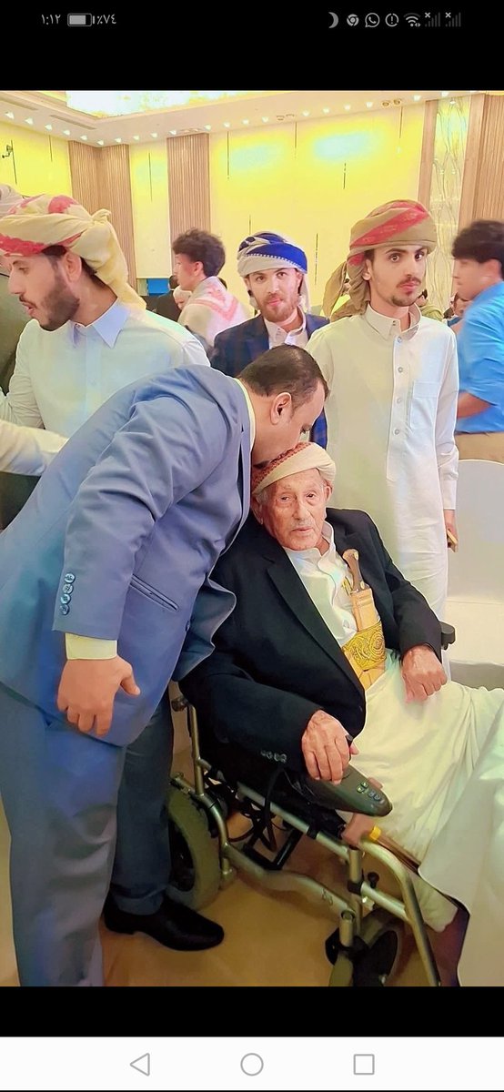 ضفع يافع يبوس راس ولي نعمته