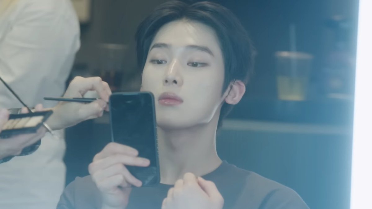 filmksw's tweet image. 🖤 #SUNOO