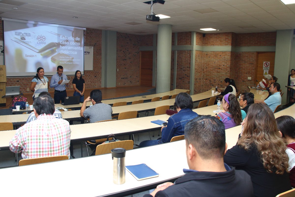 uaemorelos's tweet photo. Inician en el IICBA-UAEM las jornadas de actualización docente con el taller “Estudio del caso como herramienta didáctica”, dirigido a docentes de diversos centros de investigación para fortalecer sus estrategias de enseñanza. #UAEM #IICBA #Docencia https://t.co/AXjmHhnpQJ